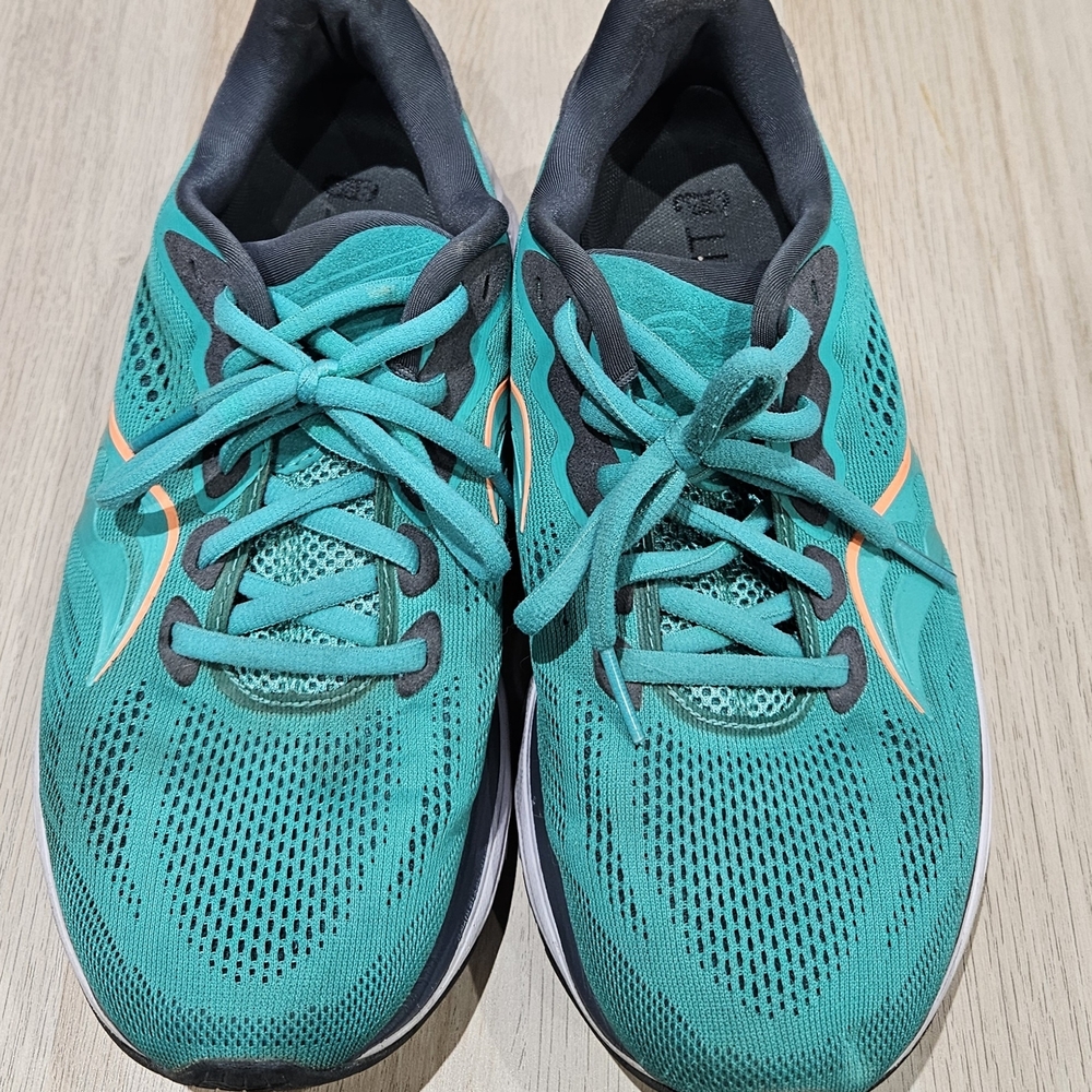 Saucony Women's Teal and Orange Athletic Shoes